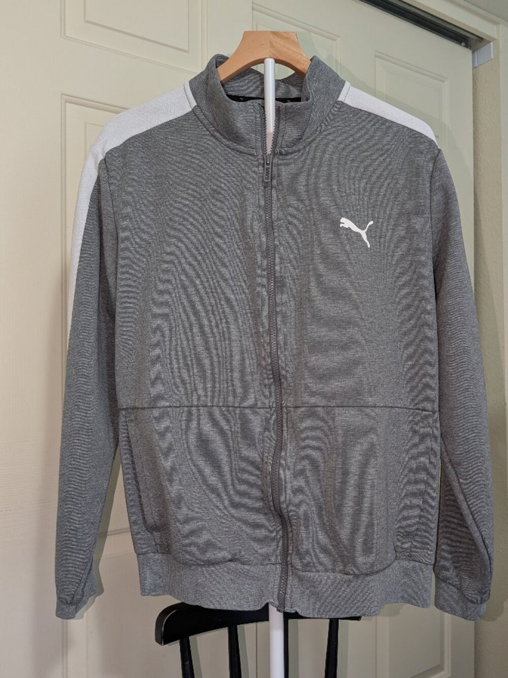 PUMA Heather Gray Full-Zip Track Jacket Stripe Sleeves - Men's Large
